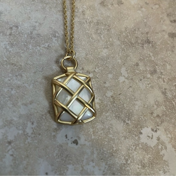 Spartina 449 Stonevale Mother of Pearl Petite Necklace 18" - Picture 4 of 6